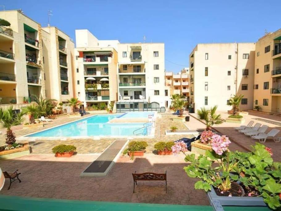 Top Floor Apt With Common Pool Close To All Amenities St. Paul's Bay Esterno foto