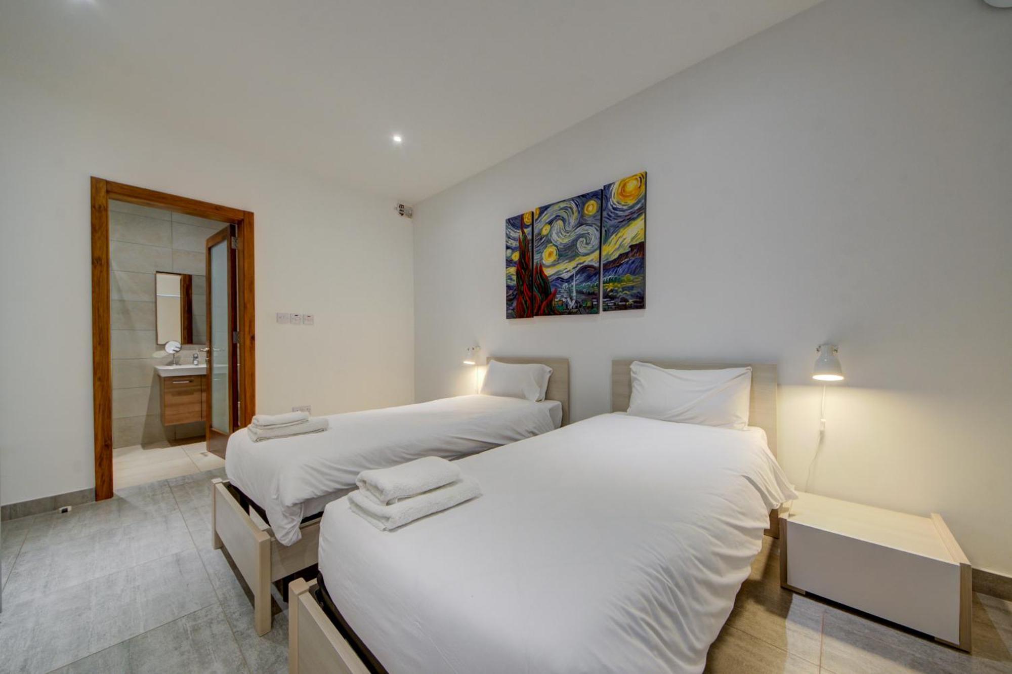 Top Floor Apt With Common Pool Close To All Amenities St. Paul's Bay Esterno foto