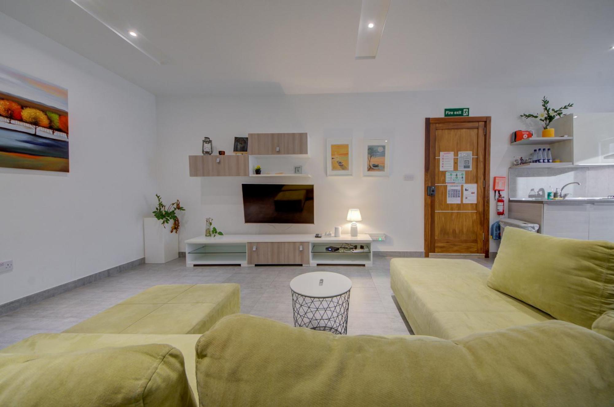 Top Floor Apt With Common Pool Close To All Amenities St. Paul's Bay Esterno foto